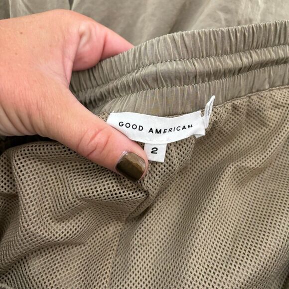 Good American Essential Nylon Track Pants - Picture 9 of 12